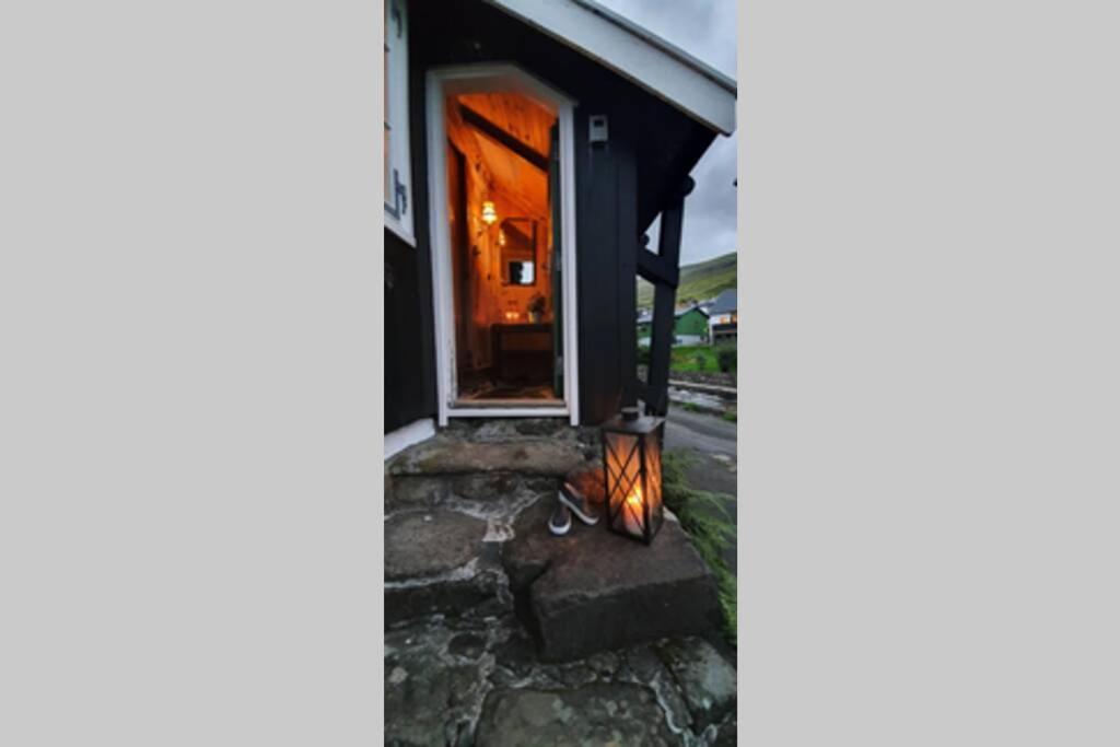 Charming And Authentic Heritage Retreat In Kvivik - Right Next To The River Extérieur photo